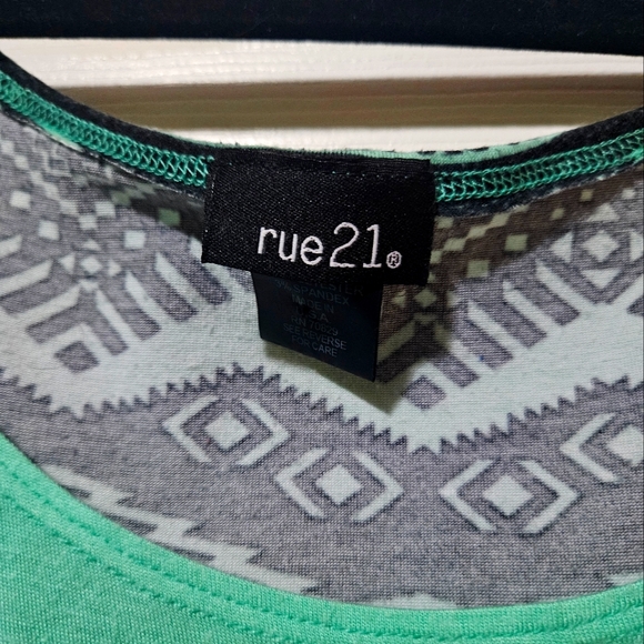 Rue21 Tiger Design Tank Top - Picture 2 of 3